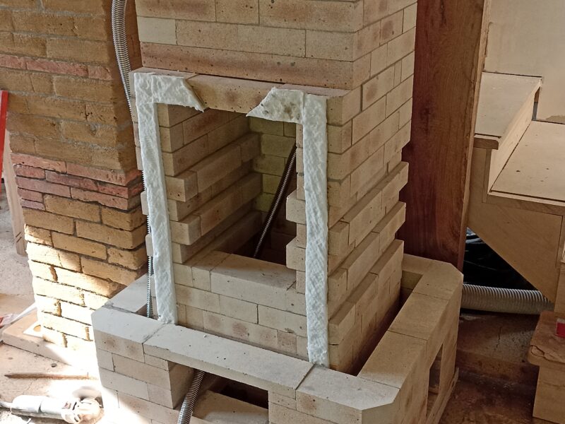 Poele de masse 2 Kw avec conduit en brique de terre crue handmade - Etape 2